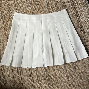 WHITE TENNIS SKIRT